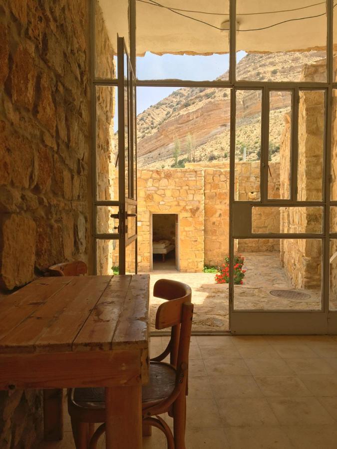 Wadi Dana Lodge - نزل وادي ضانا Exterior photo