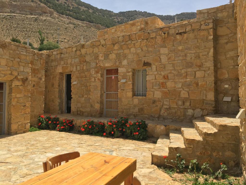 Wadi Dana Lodge - نزل وادي ضانا Exterior photo